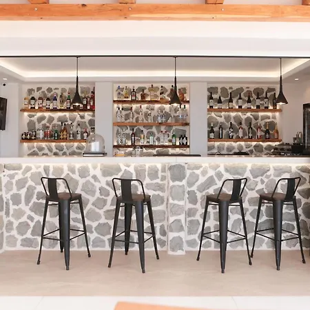 Naxos Earth Hotel *