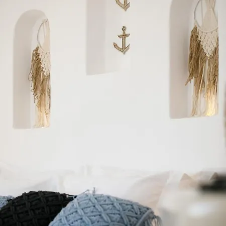 Naxos Earth מלון מיקרי ויגלה