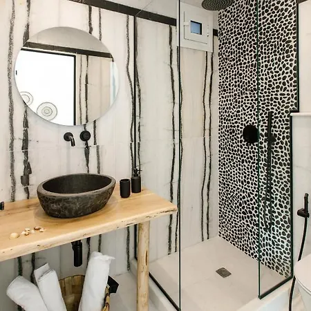 מלון Naxos Earth *