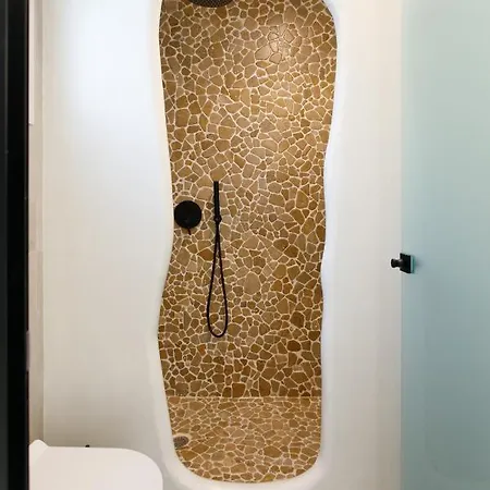 Naxos Earth מלון