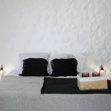 Naxos Earth Hotell