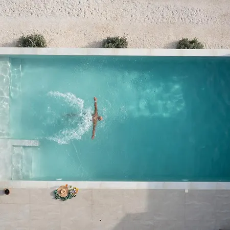 Naxos Earth מלון מיקרי ויגלה