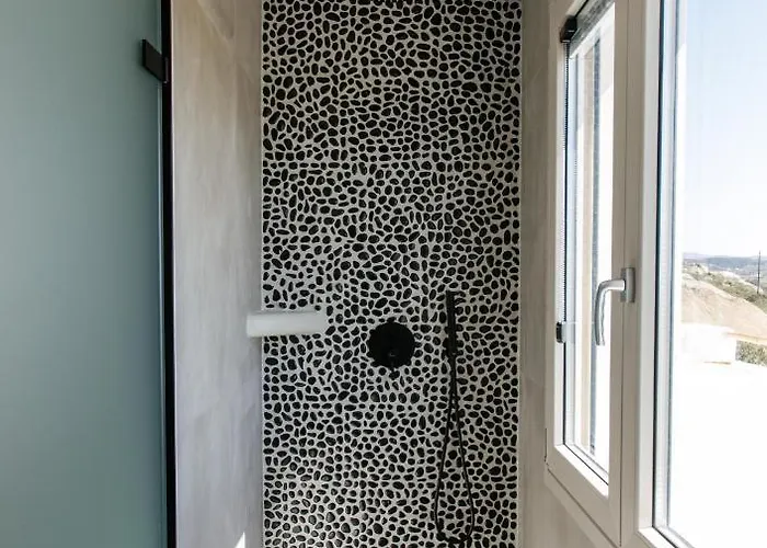 Naxos Earth * 米科利维亚